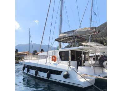 Hyra Katamaran  med eller utan skeppare Bali Catamarans Nidri 