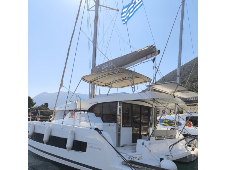 Catamaran à louer à Nidri au meilleur prix
