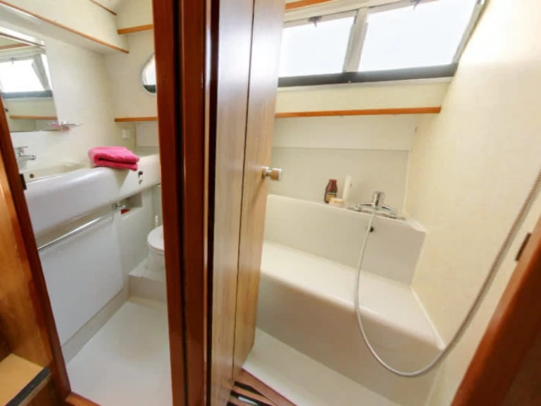 Louer Bateau à moteur avec ou sans skipper  à Benson