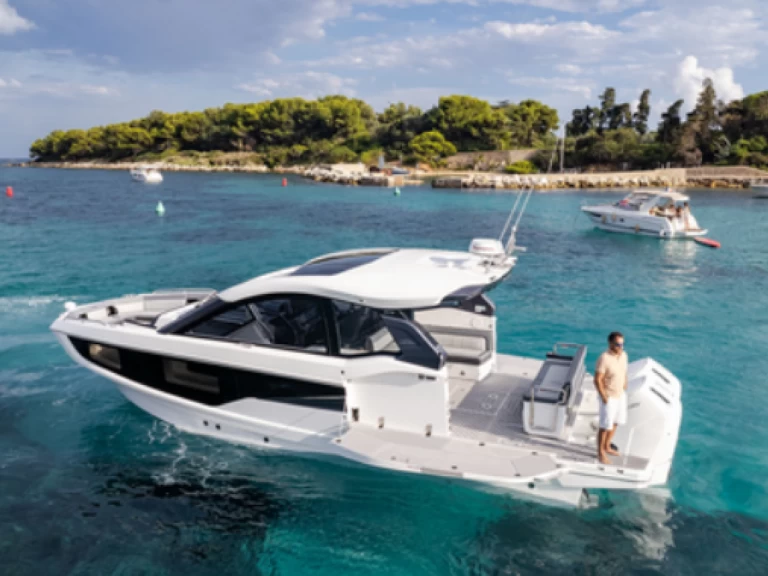 Galeon 375 a louer à Ayia Napa