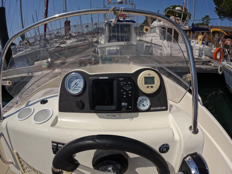 Bateau à moteur à louer à Hendaye au meilleur prix