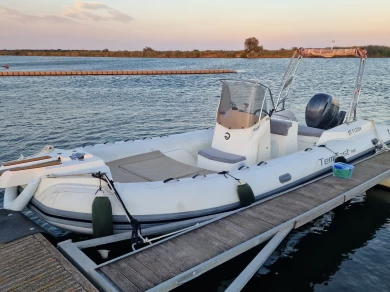 Noleggio Gommone Capelli con patente nautica