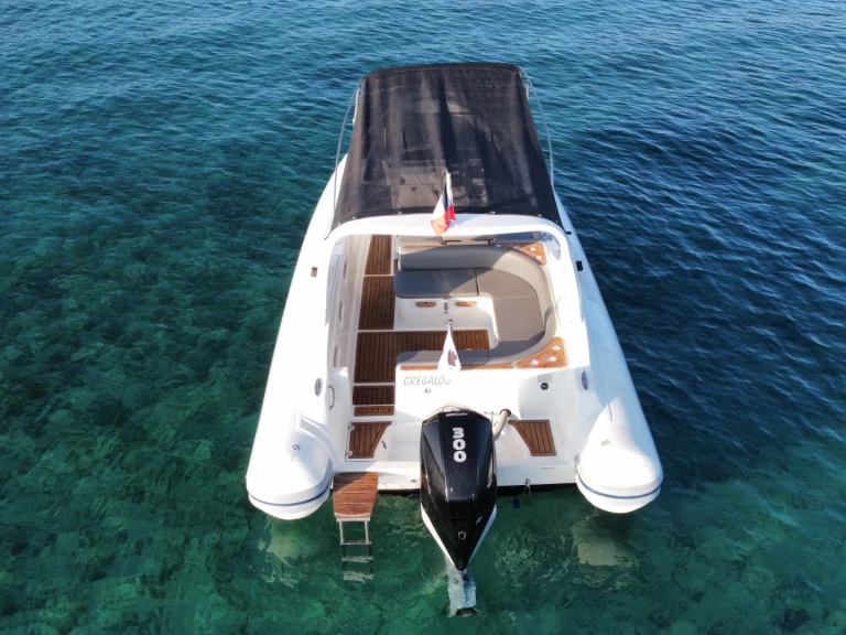 Location Semi-rigide Lomac avec permis