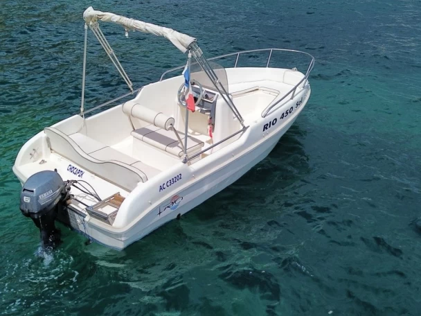Louer Bateau à moteur avec ou sans skipper Rio à Marseille