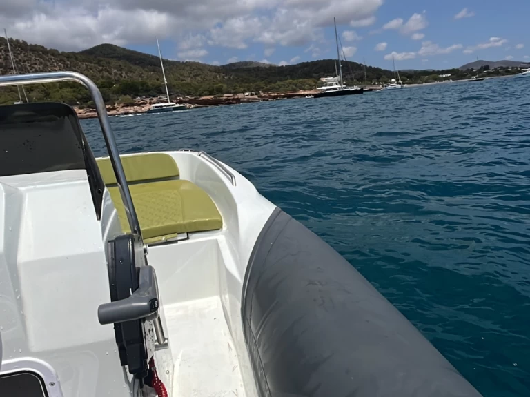 Location Bateau à moteur Zar avec permis