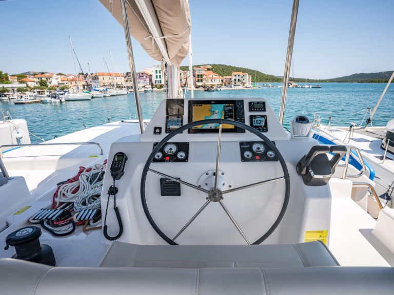 Location bateau Pirovac pas cher Dufour Catamarans 48 Sail