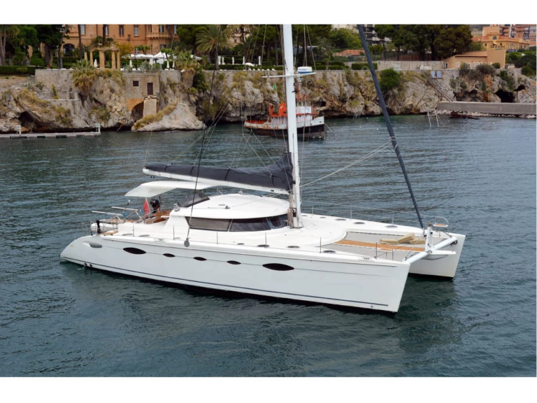 Louez un Fountaine Pajot Eleuthera 60 à Capo d'Orlando