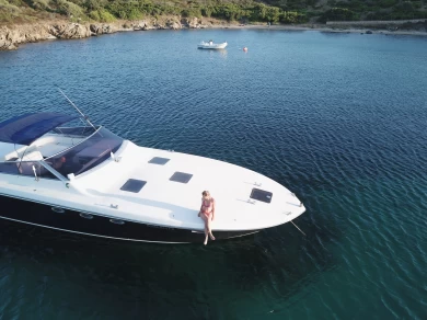 Noleggio Barca a motore a Olbia Port – Itama Itama 45
