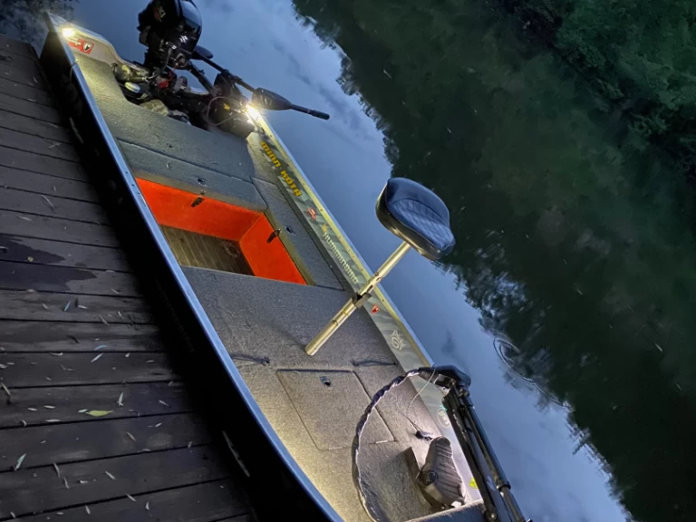 Location bateau linder Sportsman 355 à Cénevières sur Samboat
