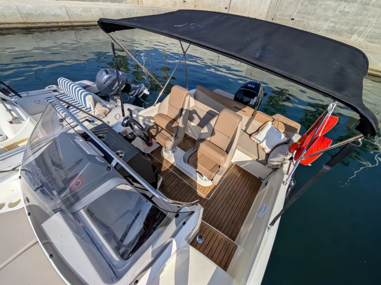 Location bateau Six-Fours-les-Plages pas cher Quicksilver 605 Sundeck
