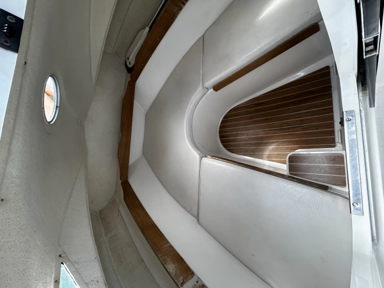 Bateau à moteur à louer à Thonon-les-Bains au meilleur prix