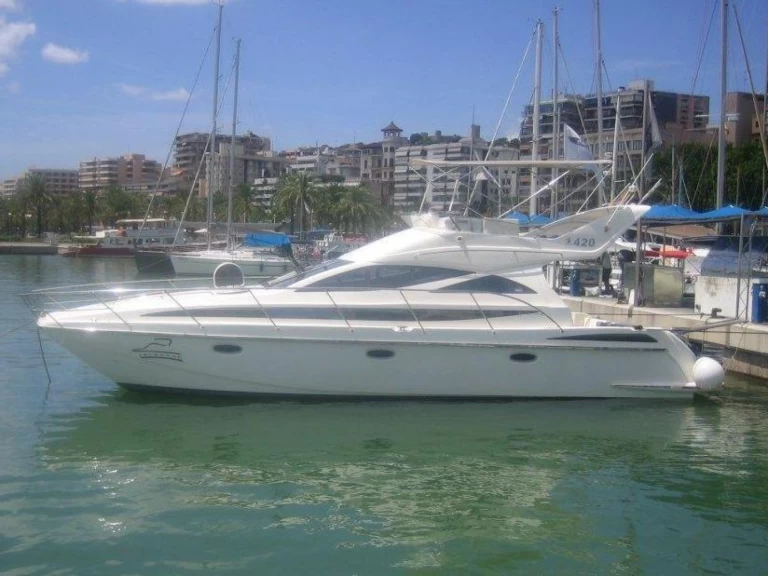 Louer Bateau à moteur avec ou sans skipper STEALTH yachts à Palma de Majorque