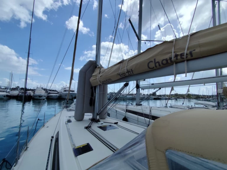 Location bateau Bénéteau Oceanis 48 à Gouviá sur Samboat