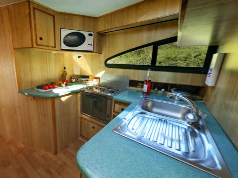 Bateau à moteur à louer à Trèbes au meilleur prix
