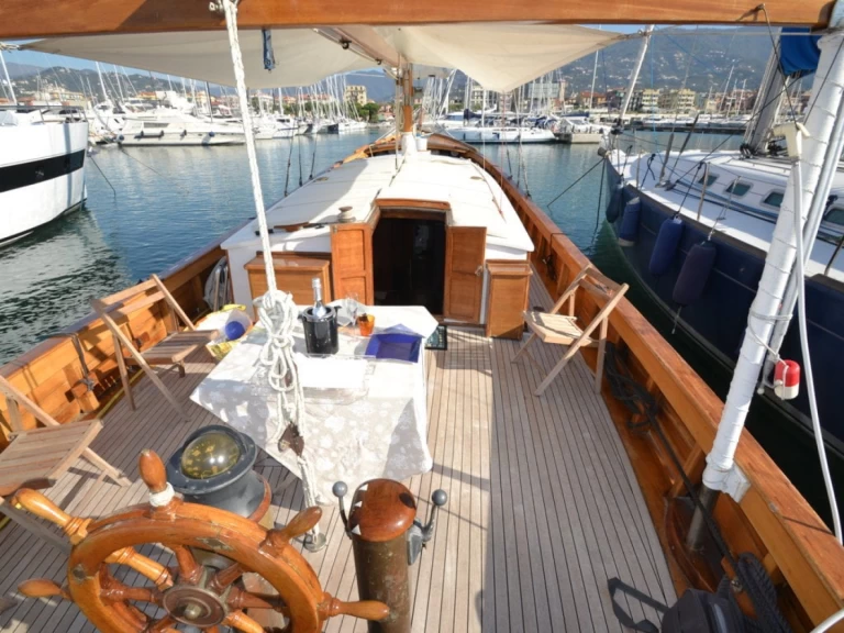 Louer Bateau à moteur avec ou sans skipper SIMEONI à Chiavari