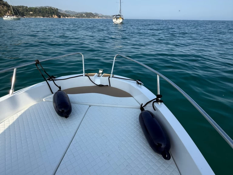 Bateau à moteur à louer à Blanes au meilleur prix