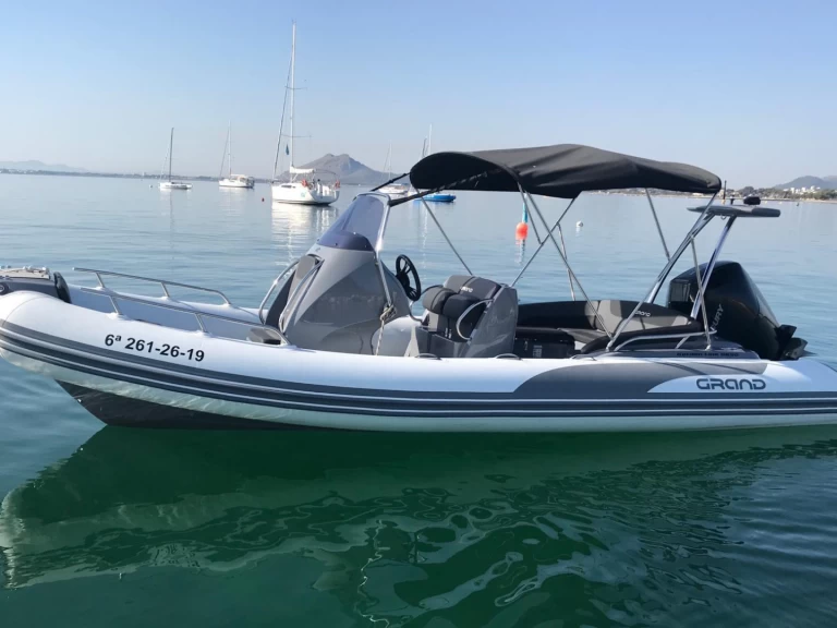 Location Semi-rigide Grand Boats avec permis