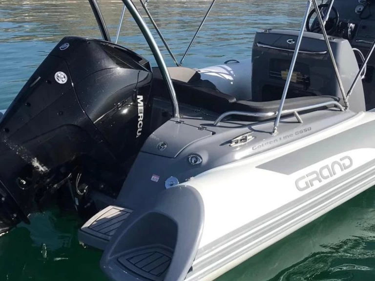 Semi-rigide à louer à Puerto de Pollensa au meilleur prix