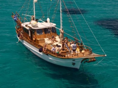 Traditional Athenian Cruiser da affittare a  Marina Delta Kallithea