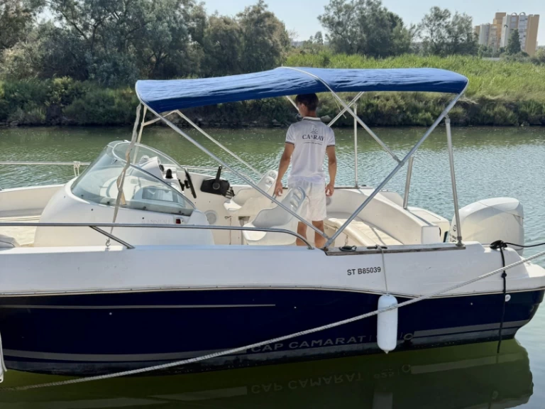 Location bateau Carnon-Plage pas cher Cap Camarat 625 WA