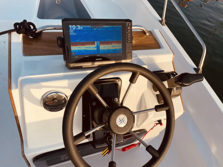 Louez un Boston Whaler Boston Whaler 17 à Larmor-Plage