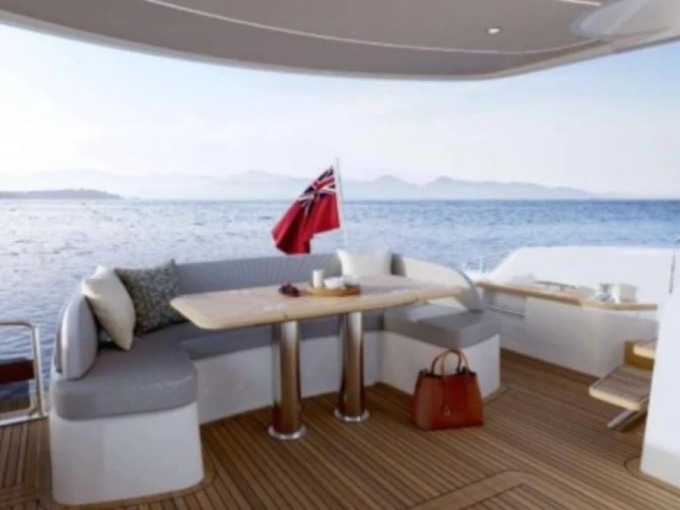 Location Bateau à moteur à Juan-les-Pins - Princess 49 Fly