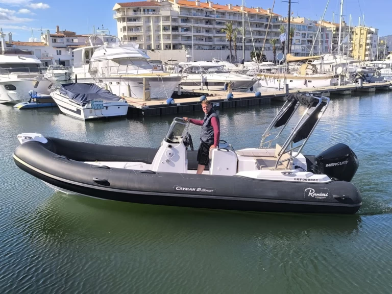 Ranieri Cayman 21 Sport a louer à Empuriabrava