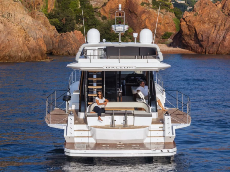 Location à Cannes - Galeon Galeon 500 Fly sur SamBoat