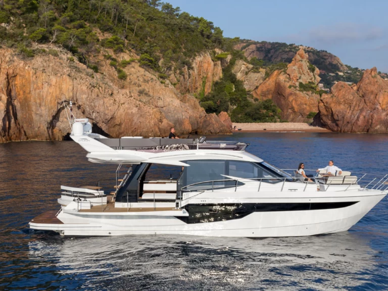 Location bateau Cannes pas cher Galeon 500 Fly