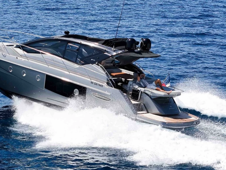 Location Yacht à Saint-Tropez - Cranchi M 44