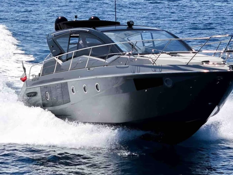 Location bateau Cranchi M 44 à Saint-Tropez sur Samboat