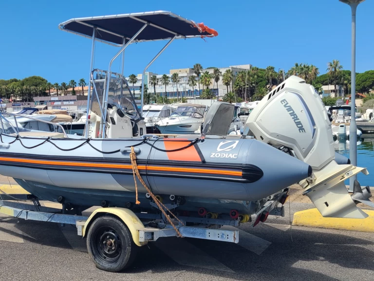 Location bateau Zodiac Pro Open 550 à Six-Fours-les-Plages sur Samboat