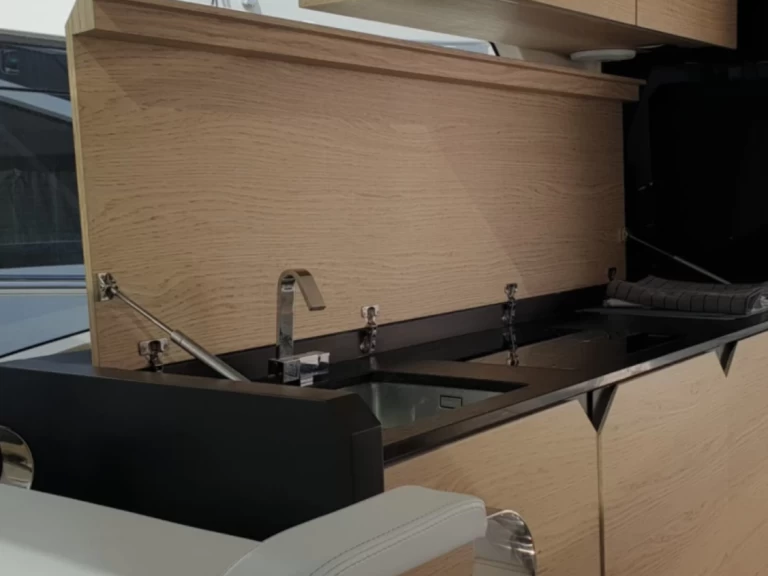 Location à Naples - Rio Rio 44 Hard Top sur SamBoat