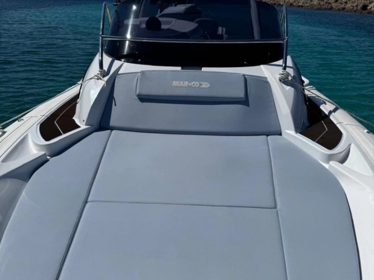 Location bateau Mar-Co E-Motion 29 à Poltu Quatu sur Samboat