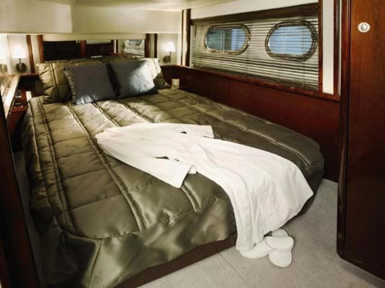 Location bateau Manhattan pas cher DANCING QUEEN
