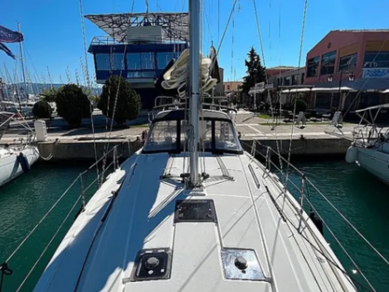 Bénéteau Oceanis 41.1 a louer à Lefkáda