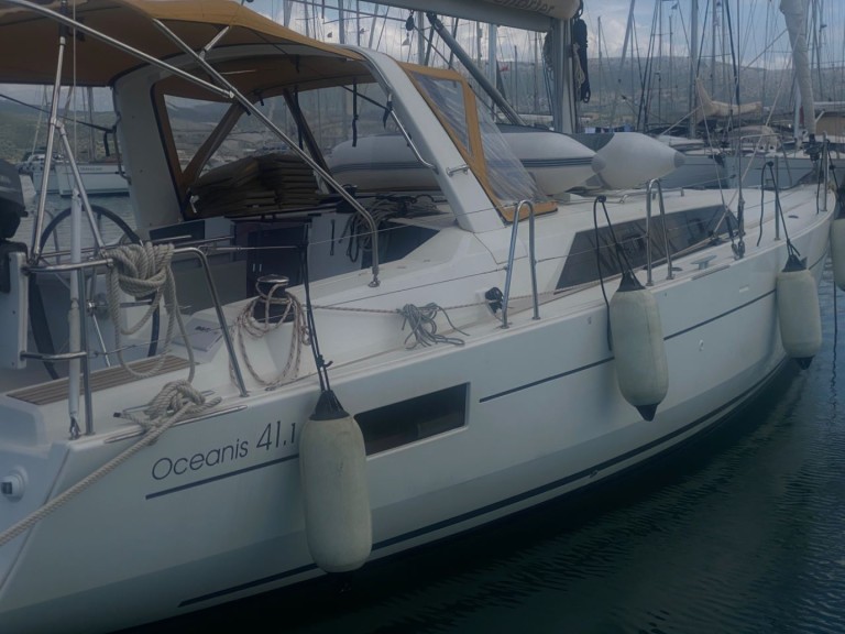 Bénéteau Oceanis 41.1 a louer à Lefkáda