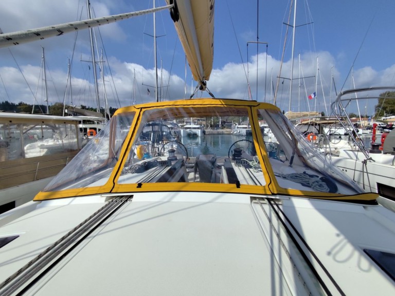 Louez un Bénéteau Oceanis 48 à Gouviá