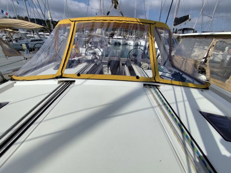 Location bateau Bénéteau Oceanis 48 à Gouviá sur Samboat