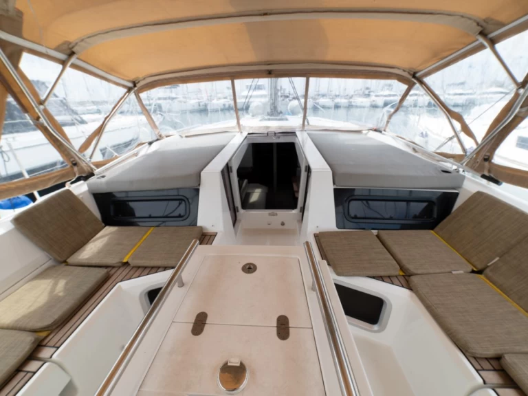 Location à Álimos - Bénéteau Oceanis 51.1 sur SamBoat