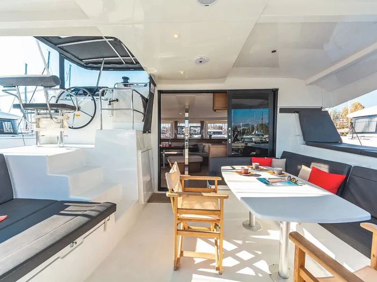 Location à Álimos - Lagoon Lagoon 42 sur SamBoat