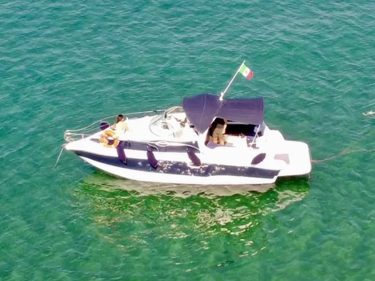 Bateau à moteur à louer à Civitavecchia au meilleur prix
