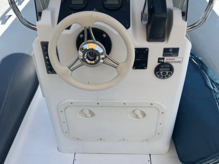 Louer Semi-rigide avec ou sans skipper Capelli à Arcachon