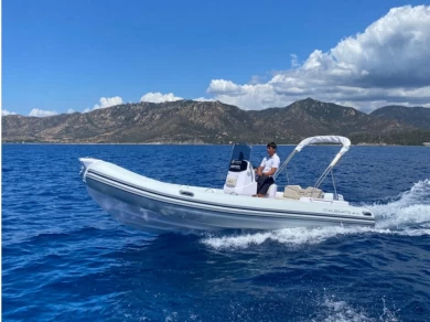 Noleggiare una Italboats Predator 599 AS a Villasimius
