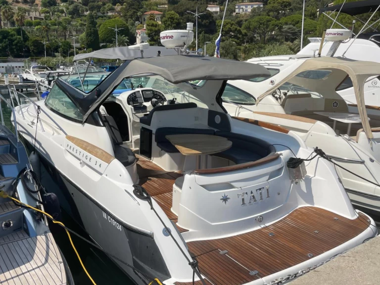 Location bateau Beaulieu-sur-Mer pas cher Prestige 34 Open