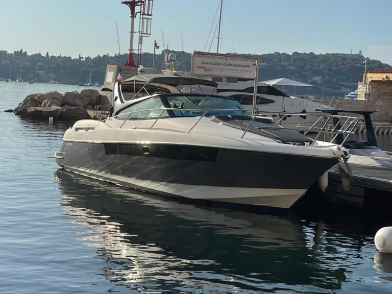 Location bateau Jeanneau Prestige 34 Open à Beaulieu-sur-Mer sur Samboat
