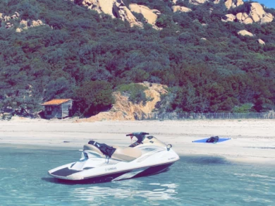Hyra Jet ski med eller utan skeppare Yamaha Tizzano 