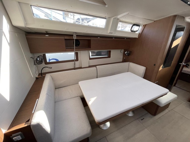 Location bateau Santa Cruz de Tenerife pas cher Oceanis 51.1