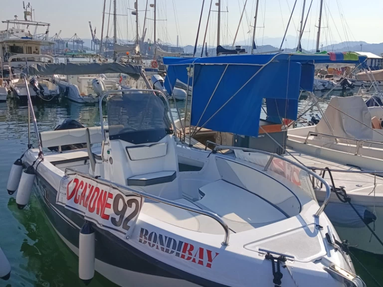 Louer Bateau à moteur avec ou sans skipper Trimarchi à La Spezia