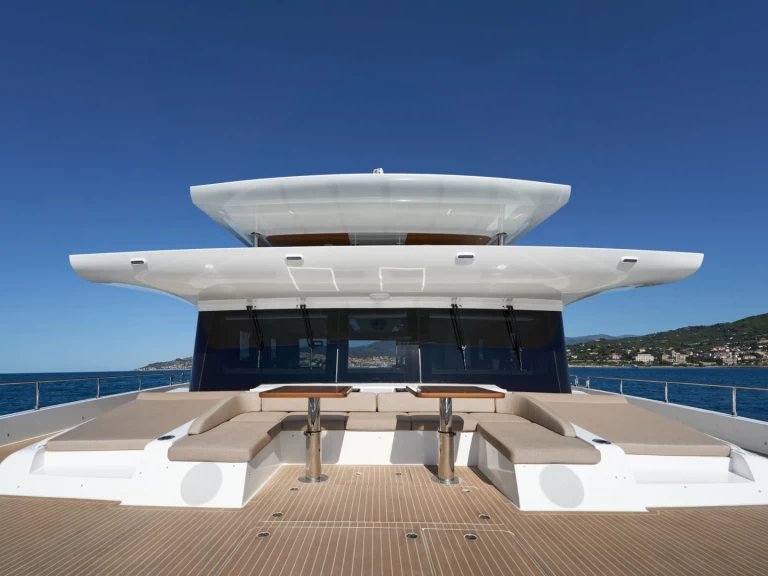  VisionF E-Cat 80 a louer à Diano Marina